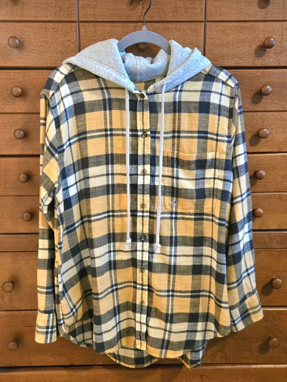 NEW American Eagle Outfitters Plaid Hooded Flannel Shirt Size Medium
